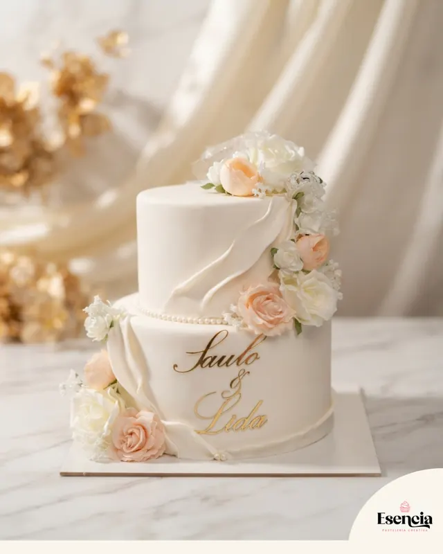 Torta de boda con flores