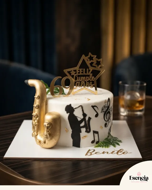 Torta de saxofón y música